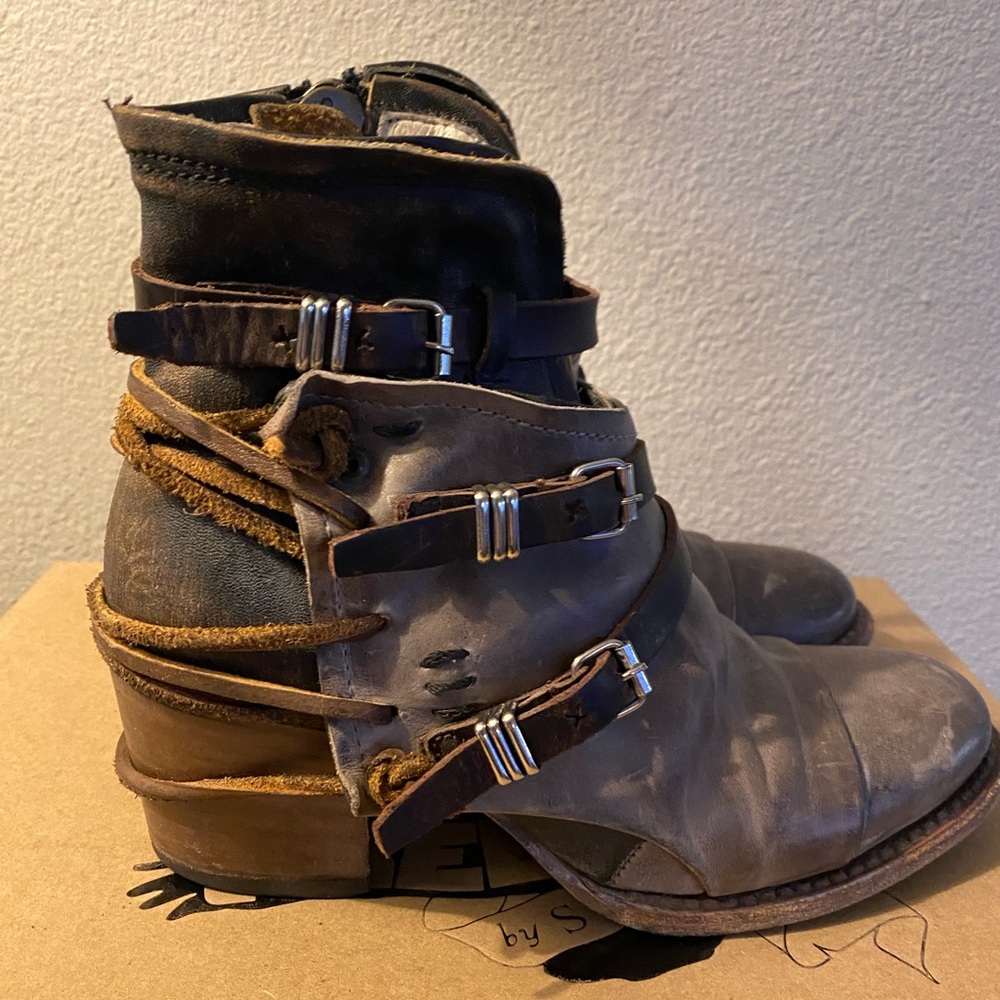 FREEBIRD Grey Crue - Size 6